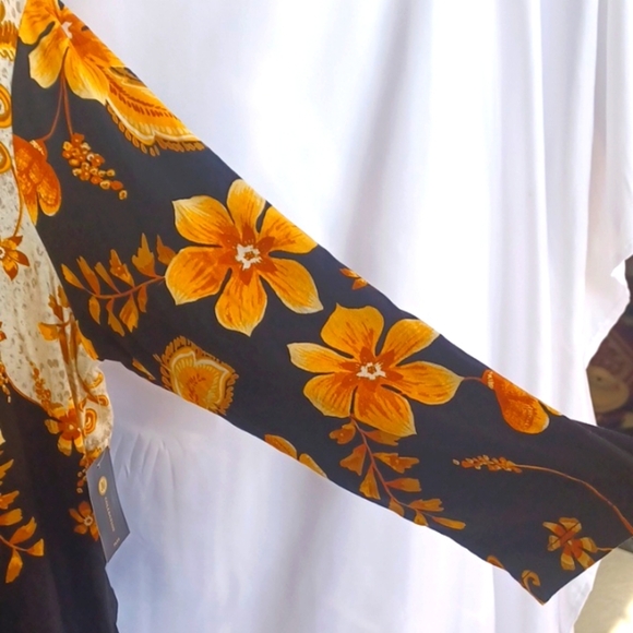 JM Collection,  knit tunic/top, black, gold floral design - Picture 3 of 6